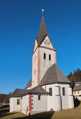 Fototapeta na wymiar Pfarrkirche St. Georg in Keutschach am Keutschacher See In Kärnten / Österreich