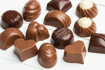 Bombones de chocolate surtido variedad. Vista superior