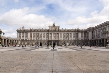 Fototapeta na wymiar Il palazzo reale di Madrid - Spagna