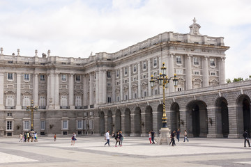 Fototapeta na wymiar Il palazzo reale di Madrid - Spagna