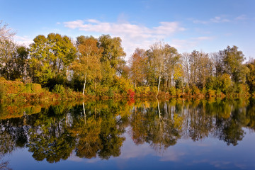 Fototapeta premium Herbsstimmung an einem See