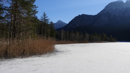 Schlittschuhlaufen auf dem Eis See