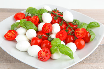 Mozzarella und Tomate