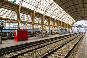 Fototapeta na wymiar Train station in Nice