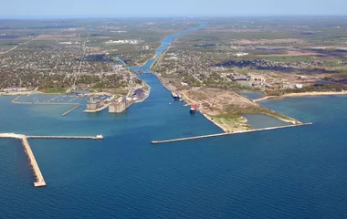 Fototapete Rund aerial view of the Welland Canal West entrance during Spring, Ontario Canada  © skyf