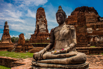Fototapeta na wymiar Wat Phra Mahathat, Ayutthaya, Thailand. 