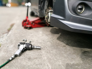 mechanic tools for removing tire