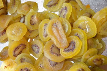 Dried kiwi