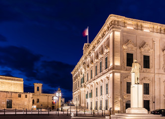Fototapeta na wymiar Malta Valletta Government Building / Auberge de Castille - Haus des Premierministers, Poltics, Leadership, eu hauptstadt, verwaltung, regierung, government maltesische demokratie, architektur gebäude