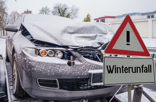 Symbolbild Winterunfall
