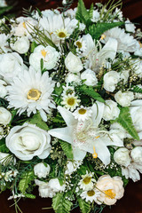 Obraz na płótnie Canvas Букет из белых искусственных цветов