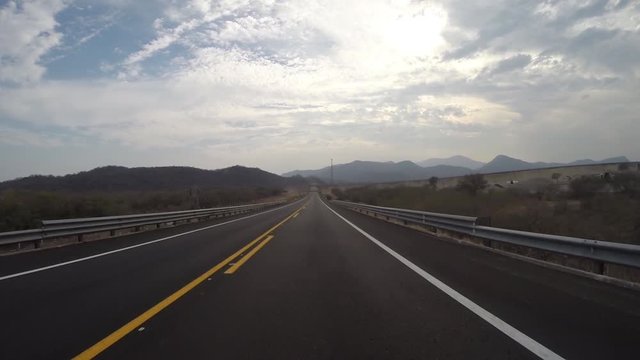 Contemplando la soledad en el camino