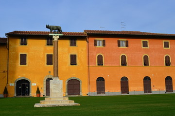 Fototapeta premium kapitolinische Wölfin in Pisa / Toskana-Italien
