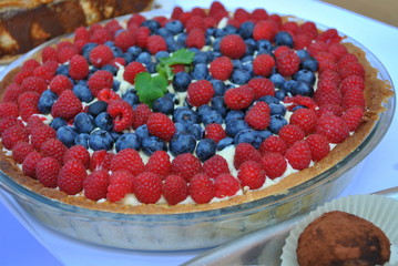 Tarta z malinami i jagodami © bnorbert3