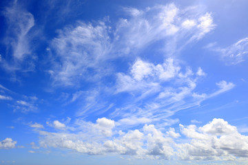 Naklejka na ściany i meble 南国沖縄の紺碧の空と夏雲 