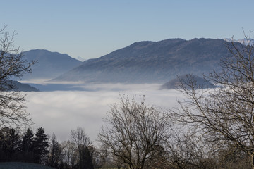 Obraz na płótnie Canvas Massif de Belledonne - Mer de nuages - Savoie.