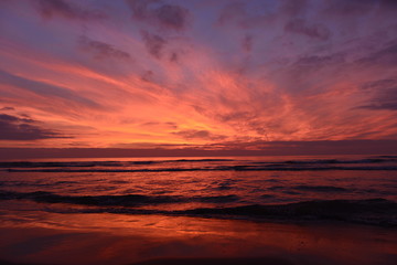 Fototapeta na wymiar Sonnenuntergang Lido di Camaiore im Ligurischen Meer