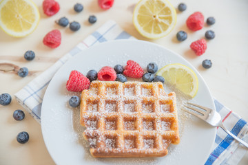 Waffeln mit Beeren