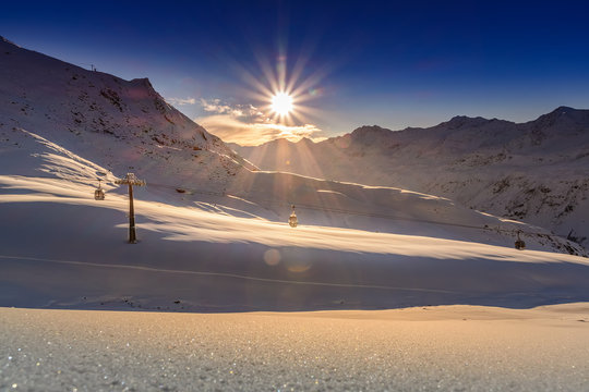 Skigebiet Obergurgl Hochgurgl, Winterlandschaft bei Sonnenuntergang
