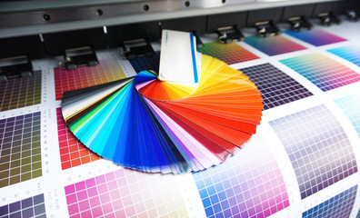 Werbetechnik / Farbfächer auf CMYK Druck