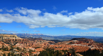 Fototapeta na wymiar Farview Point in Bryce Canyon, Utah, covered in snow