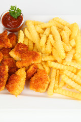 Pommes und Chicken Nuggets