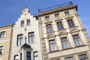 Fototapeta na wymiar Renovierte Häuserfassade in Görlitz, Deutschland