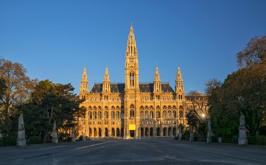 Fototapeta premium Vienna's Town Hall at morning sunlit, Austria