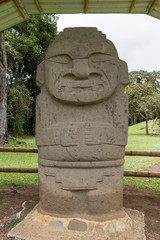 pre-columbian statue