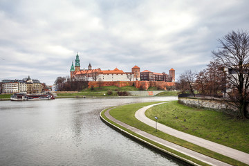Fototapeta na wymiar Fantastic night Krakow. The Royal Wawel Castle in Poland