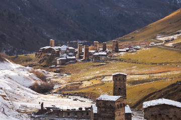 Kaukaz - Gruzja w zimowej szacie. Caucassus mountains in Georgia.   © rogozinski