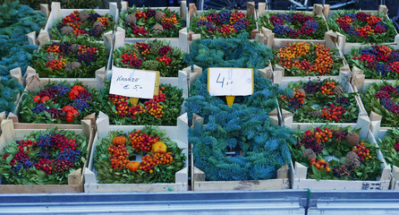 Couronnes de feuilles et fruits à Haarlem, Pays-Bas