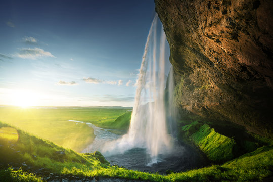 Fototapeta Wodospad Seljalandfoss w okresie letnim, Islandia