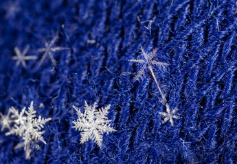 natural snowflakes, photo real snowflakes during a snowfall, under natural conditions at low temperature
