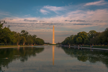 Fototapeta na wymiar Washington Monument at dusk