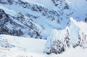 Obraz premium View of snow-covered mountains in the High Tatra from Lomnicky P