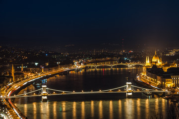 Fototapeta na wymiar Budapest: The Chain Bridge and the Panorama of the City by Night