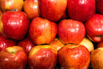 Red apples fruit stack on top of each other