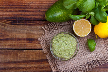 Obraz na płótnie Canvas avocado Guacamole sauce