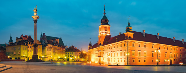 Plakat Warsaw,Poland-November 2016:Royal Castle and Sigismund's Column