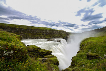 Obraz na płótnie Canvas Icelandic Waterfall