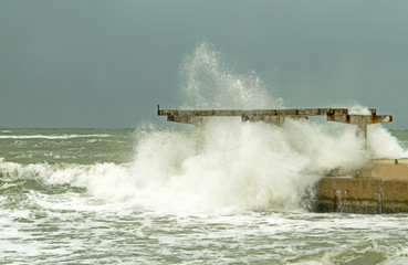 Fototapeta na wymiar storm on sea