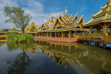 Enlightened City Hall is located in the ancient province of Samut Prakan