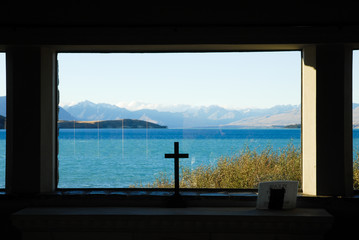 秋の夕方のテカポ湖畔　良き羊飼いの教会（ニュージーランド）