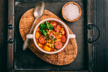 Eintopf mit Kabanossi Paprika und Bohnen
