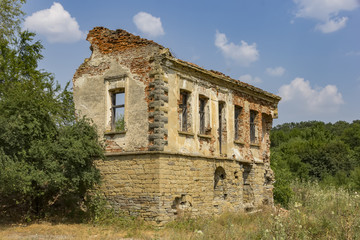 daily view of an old abandoned house without a roof