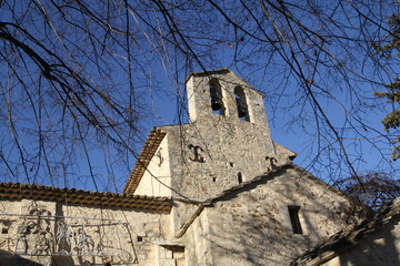 Fototapeta na wymiar église de Saint Martin les Eaux, 04