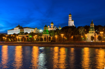 Fototapeta na wymiar Sunset view of Kremlin and Moscow river in Moscow, Russia