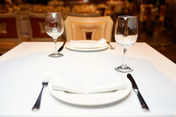 glasses on a table in a restaurant