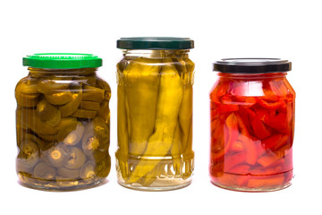 Pepperoni, Jalapenos und Parpika im Glas